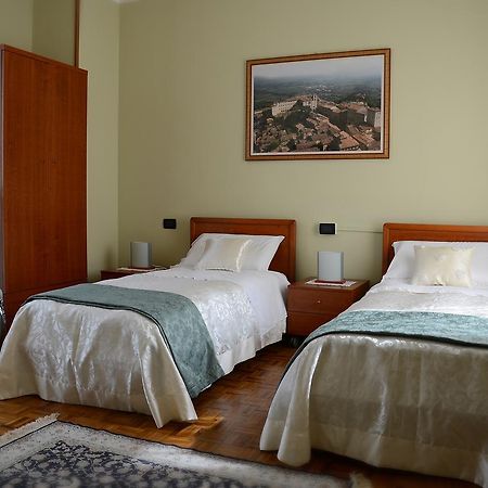 Hotel La Fenice Chiari Kültér fotó