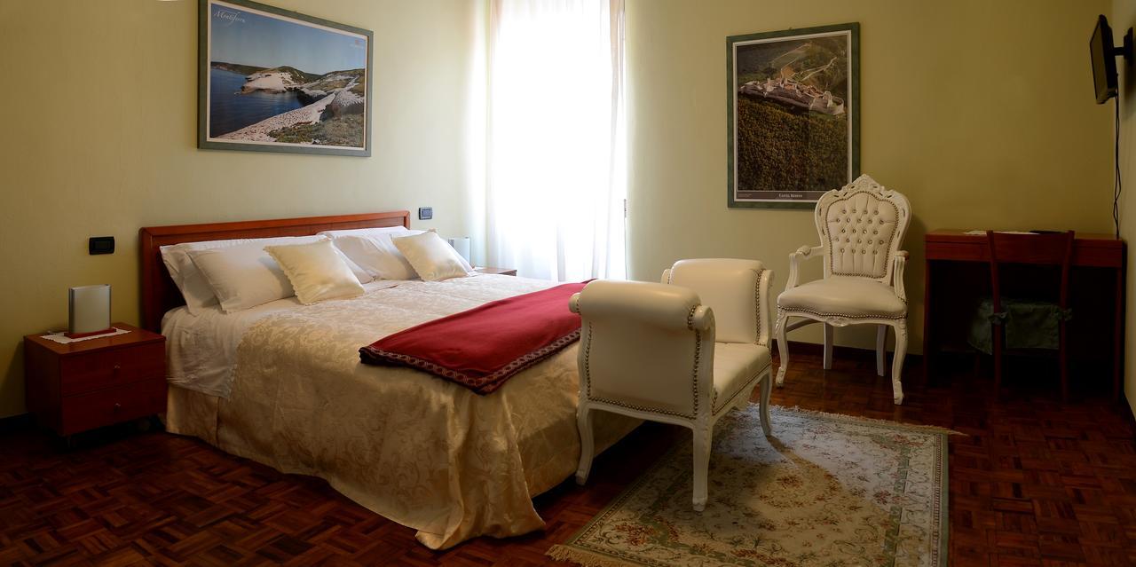 Hotel La Fenice Chiari Kültér fotó