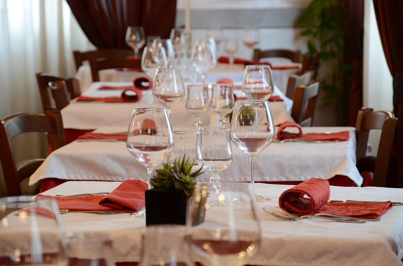 Hotel La Fenice Chiari Kültér fotó