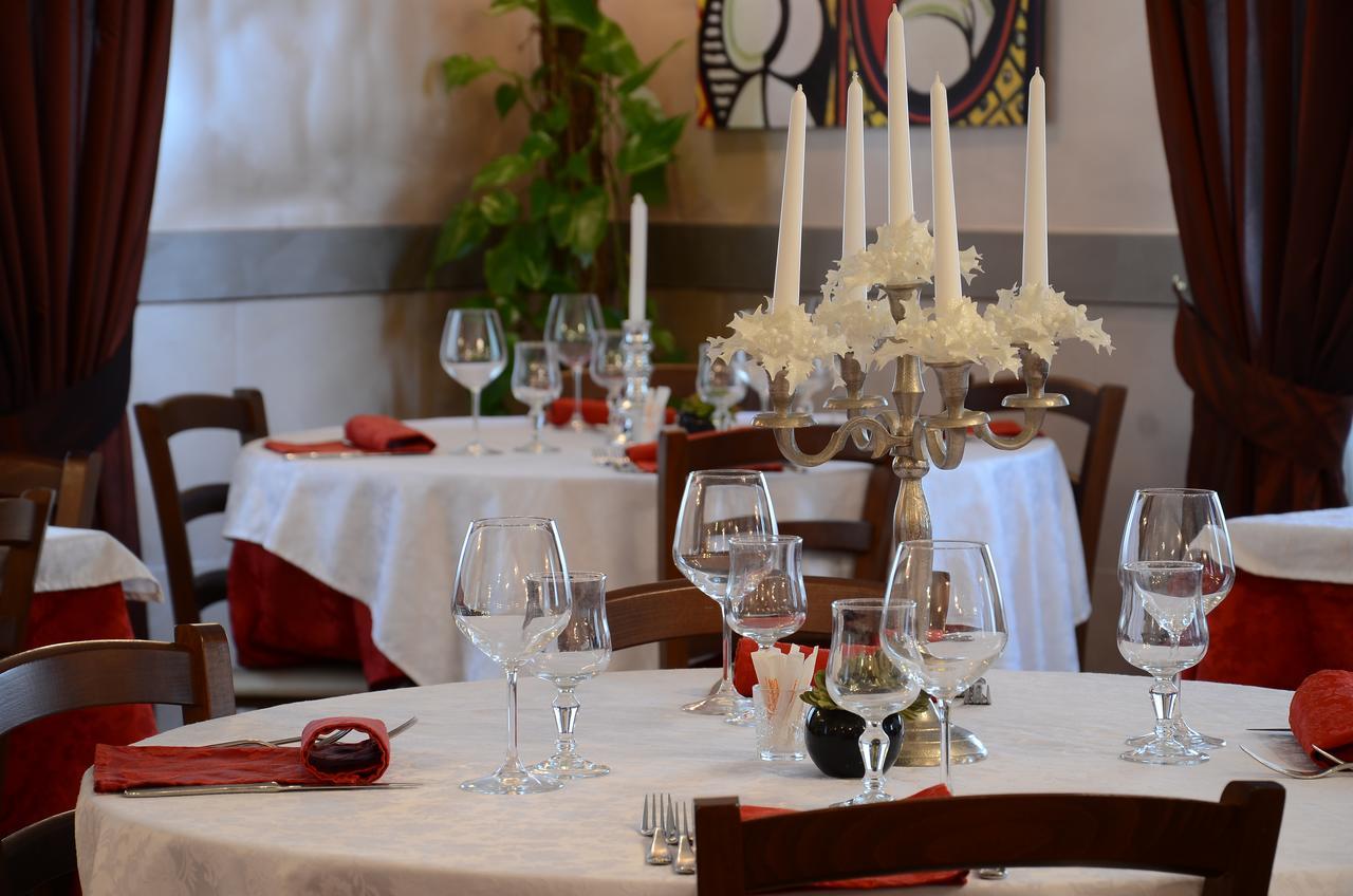 Hotel La Fenice Chiari Kültér fotó